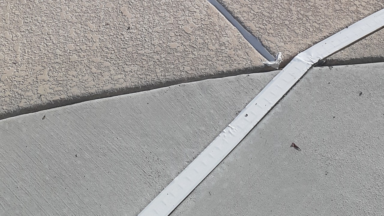 concrete-pool-deck-restoration-2--fixing-04