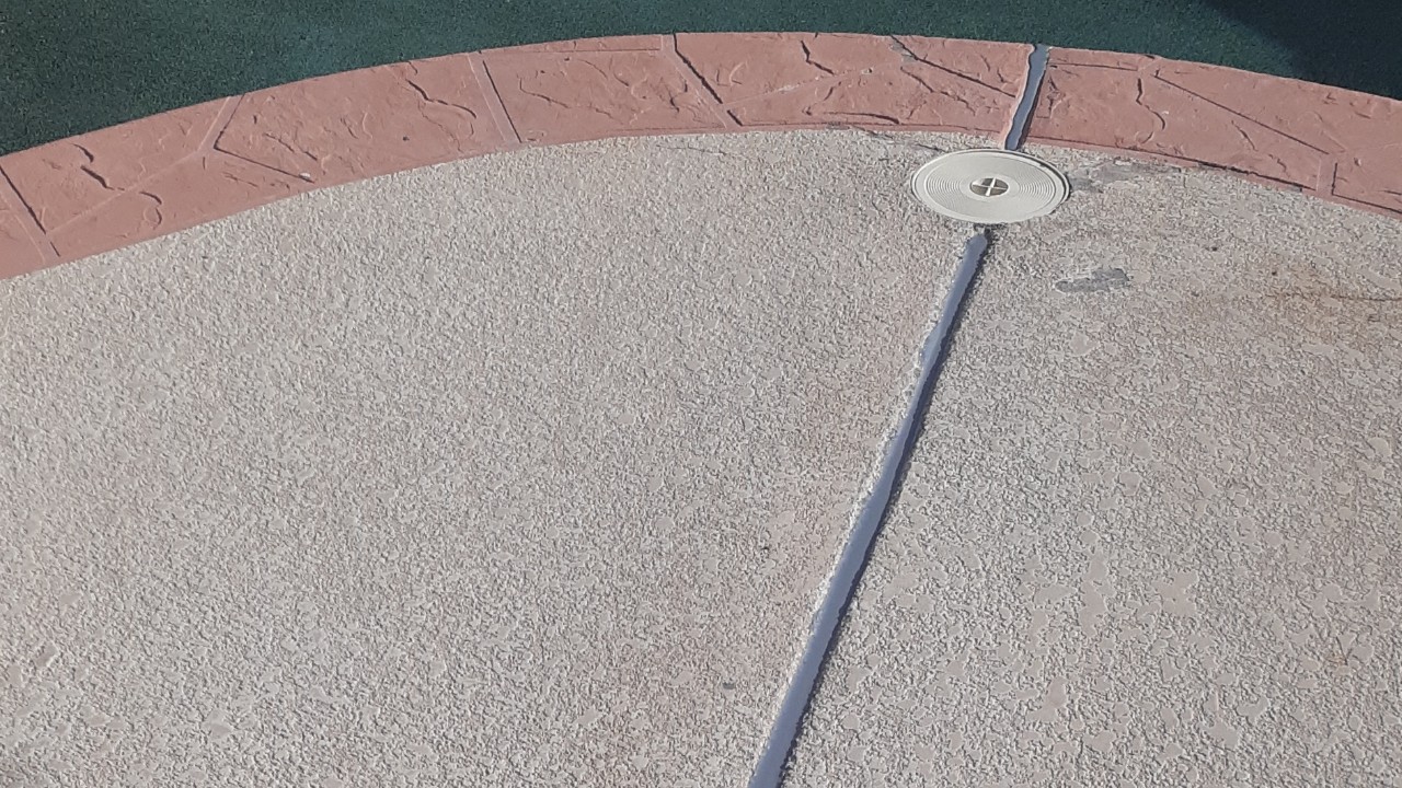 concrete-pool-deck-restoration-2--fixing-05