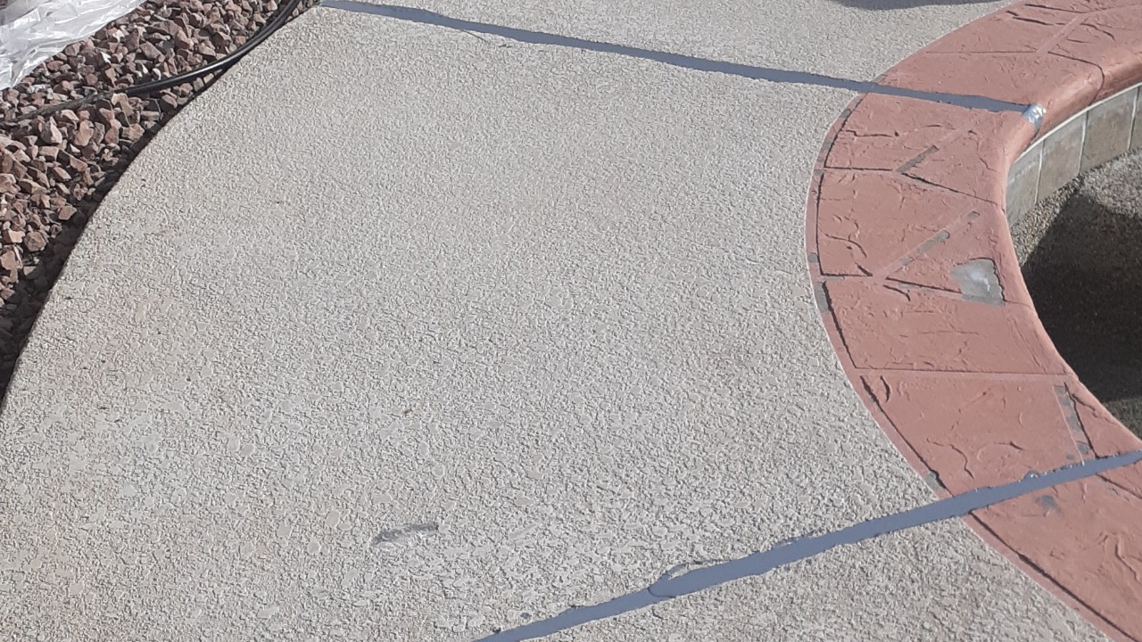 concrete-pool-deck-restoration-2--fixing-01